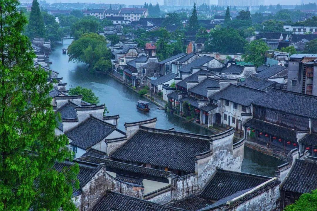 上大学应该把那些证拿下来